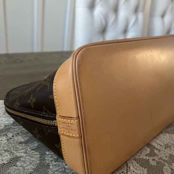 Authentic Louis Vuitton Alma PM - Picture 3 of 10
